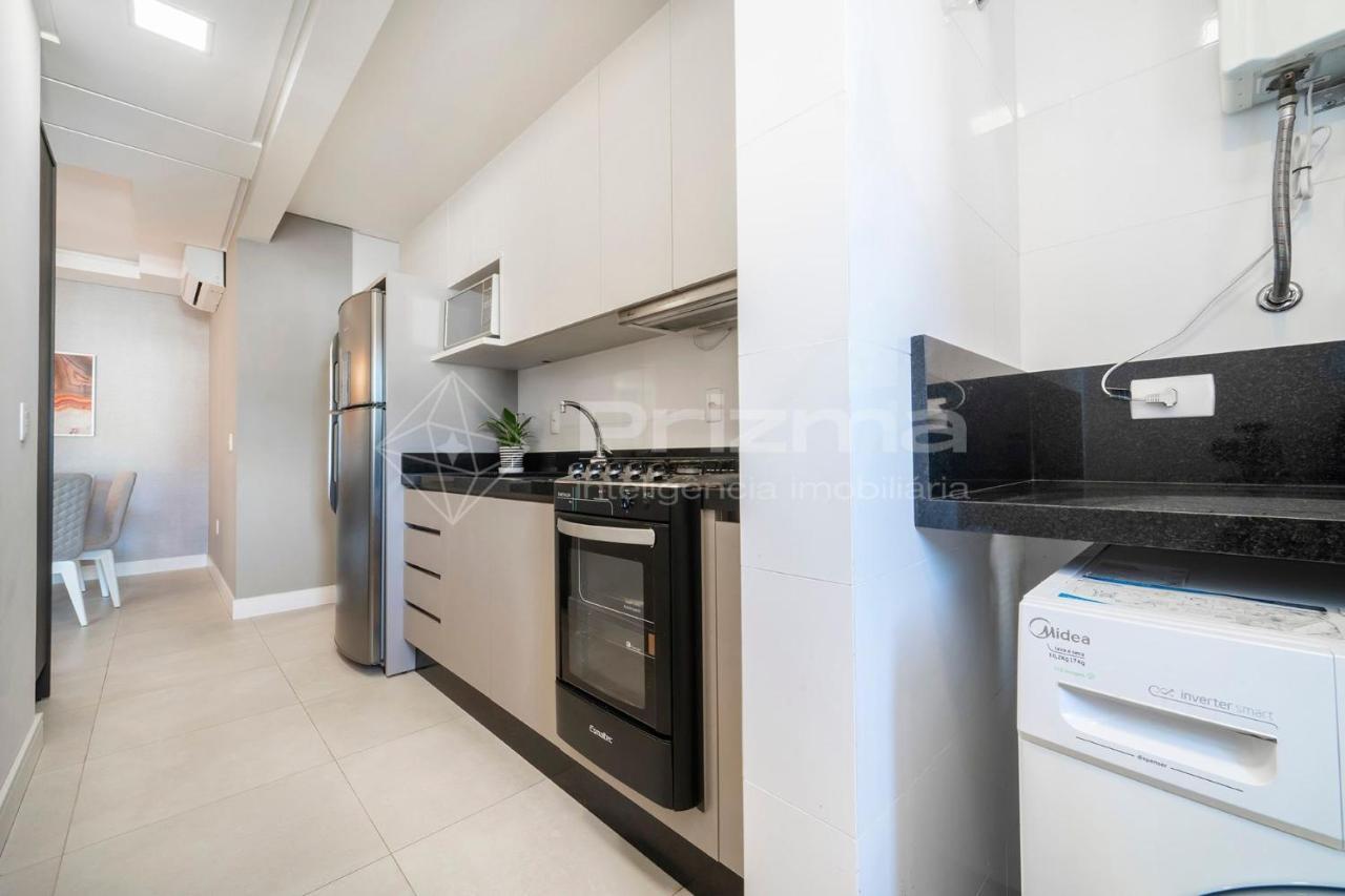 Mario Guilherme - Apto - 303 - Lindo Apartamento Condominio De Alto Padrao Com Piscina E Academia. Бомбиньяс Экстерьер фото